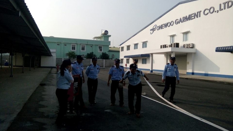 Công ty vệ sỹ Thành Long diễn tập PCCC
